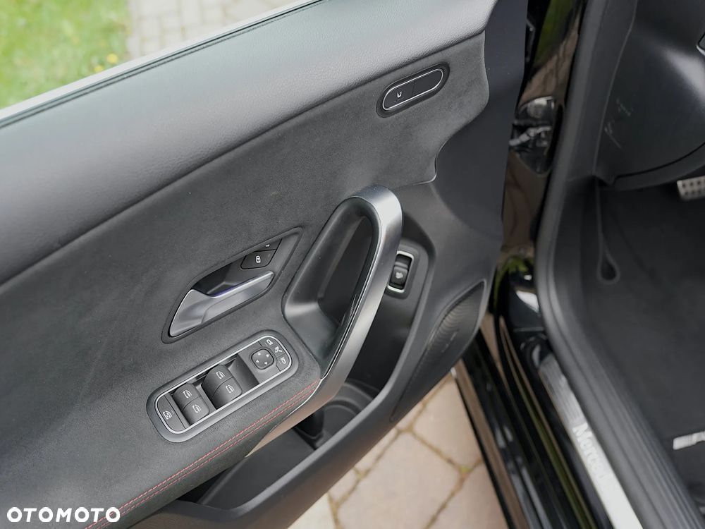 Mercedes-Benz Klasa A 200 AMG Line 7G-DCT - 39