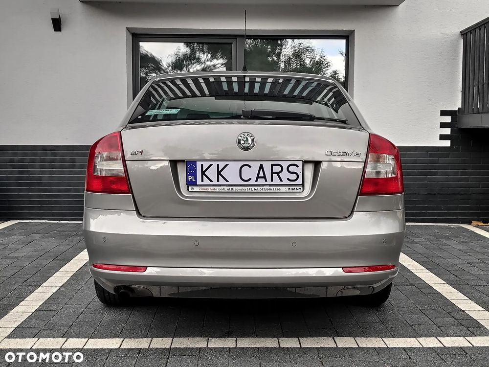 Skoda Octavia 1.6 Ambiente - 6