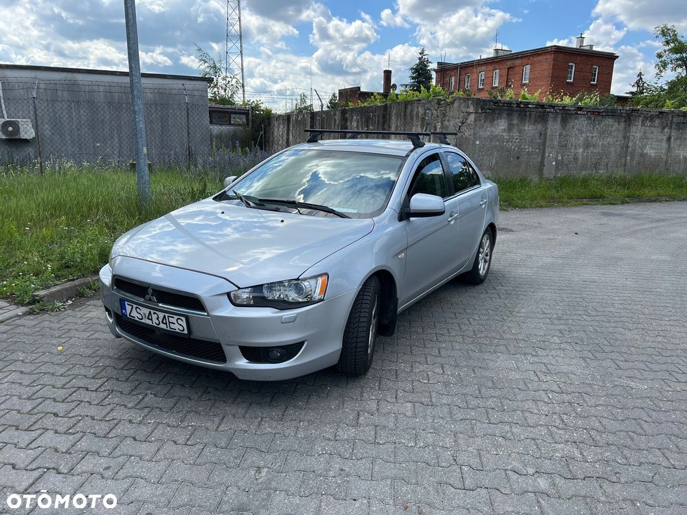 Mitsubishi Lancer 1.6 Inform - 1