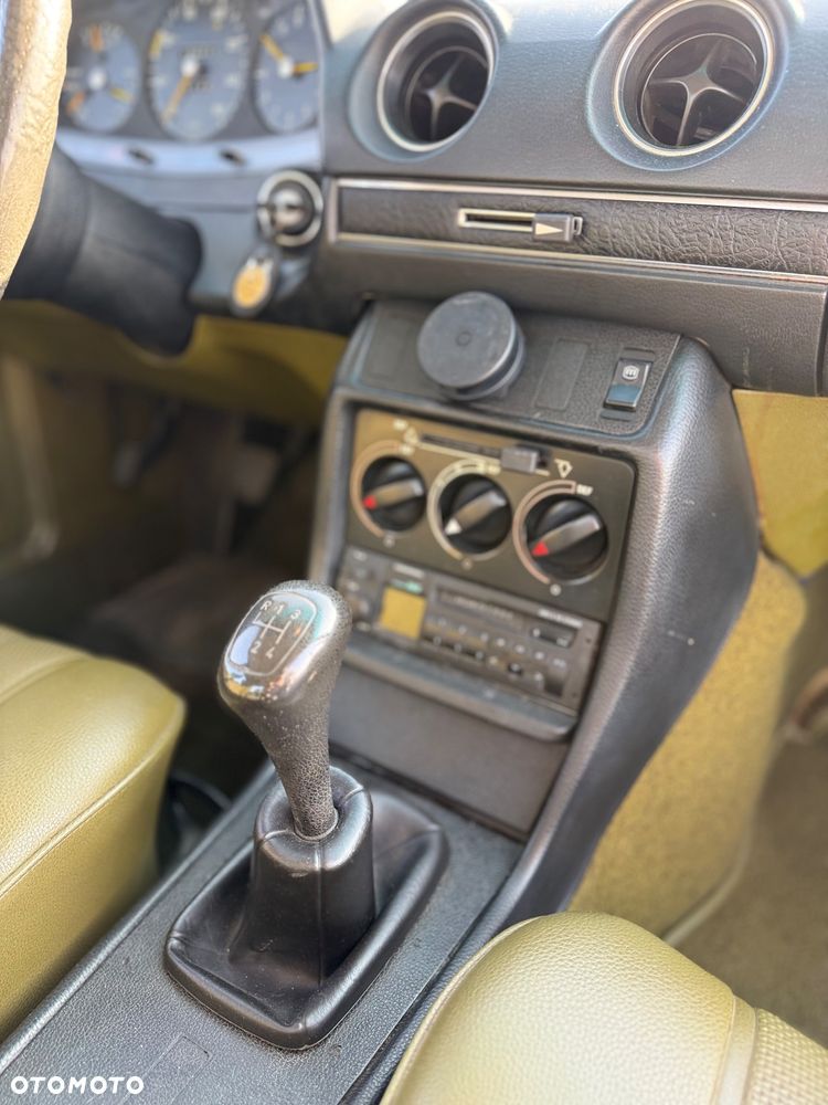 Mercedes-Benz W123 - 16