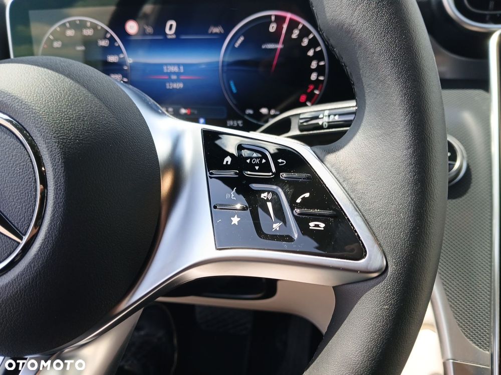 Mercedes-Benz GLC 300 e 4Matic 9G-TRONIC Avantgarde Advanced - 16