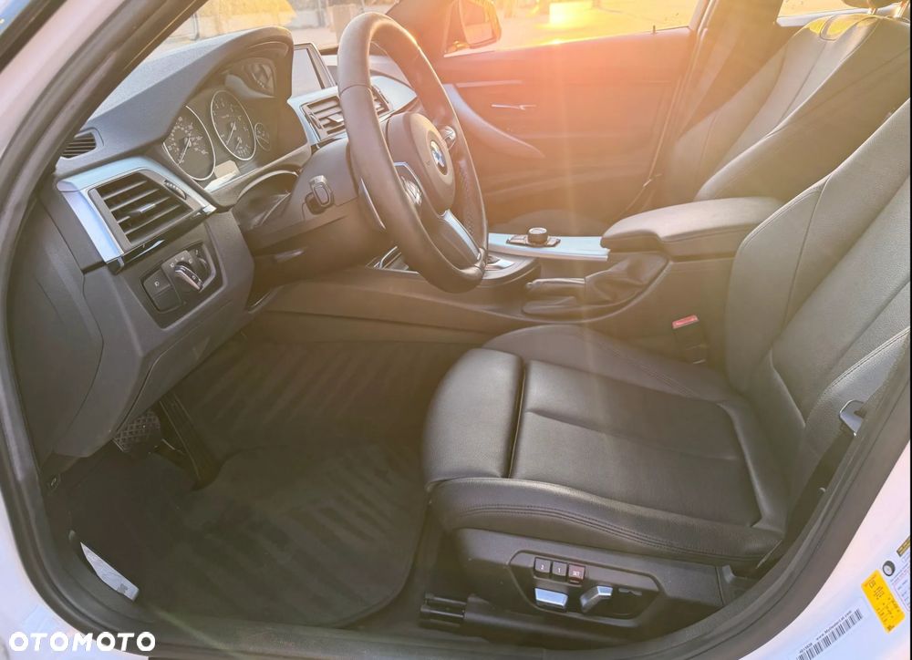 BMW Seria 3 330i M Sport - 18