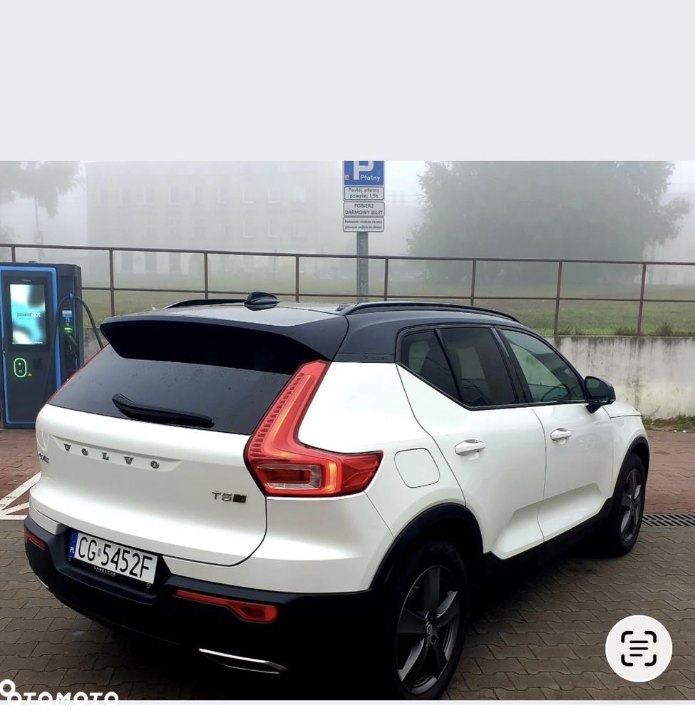 Volvo XC 40 T5 Plug-In Hybrid R-Design - 2