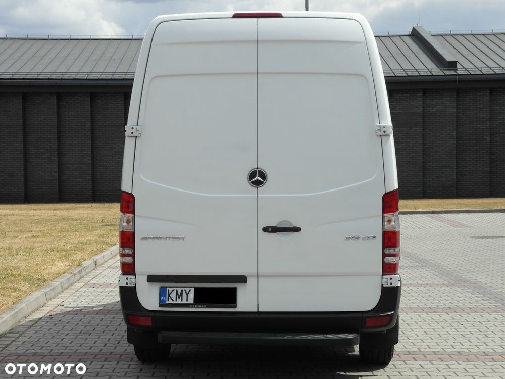 Mercedes-Benz Sprinter - 12