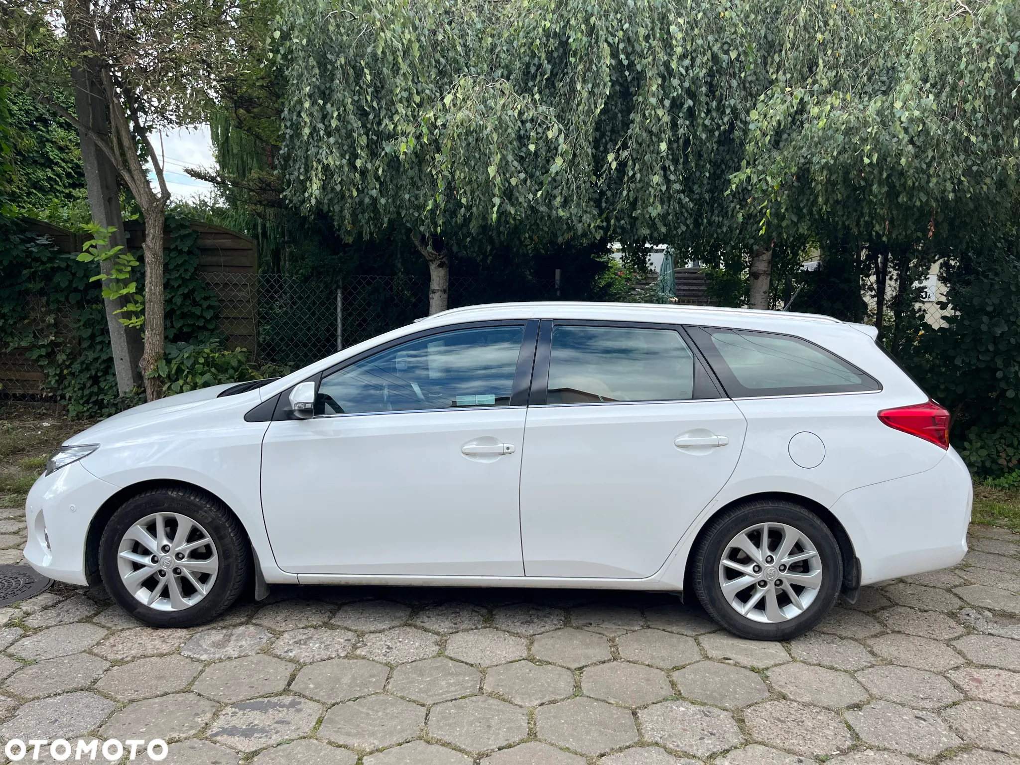 Toyota Auris 1.6 Premium + - 8