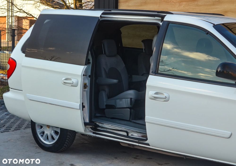 Chrysler Grand Voyager 3.3L LX - 14