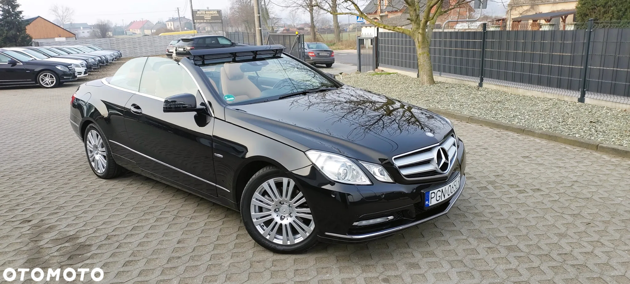 Mercedes-Benz Klasa E 200 CGI Cabrio BlueEFFICIENCY Automatik Avantgarde - 27