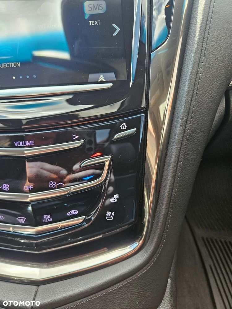 Cadillac CTS - 12