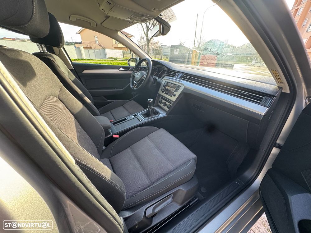 VW Passat Variant 2.0 TDi Confortline - 14