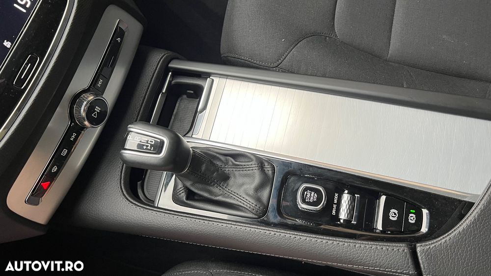 Volvo XC 90 D5 AWD Momentum - 23