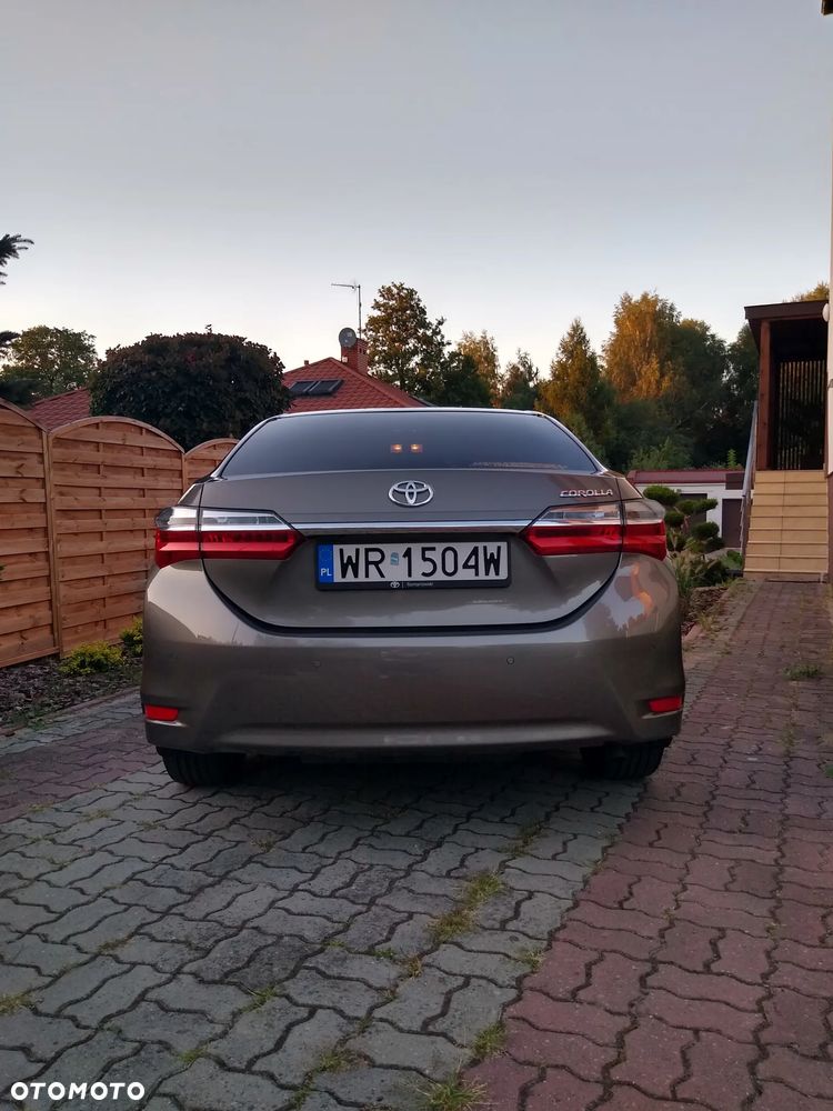 Toyota Corolla 1.6 Prestige EU6 - 2