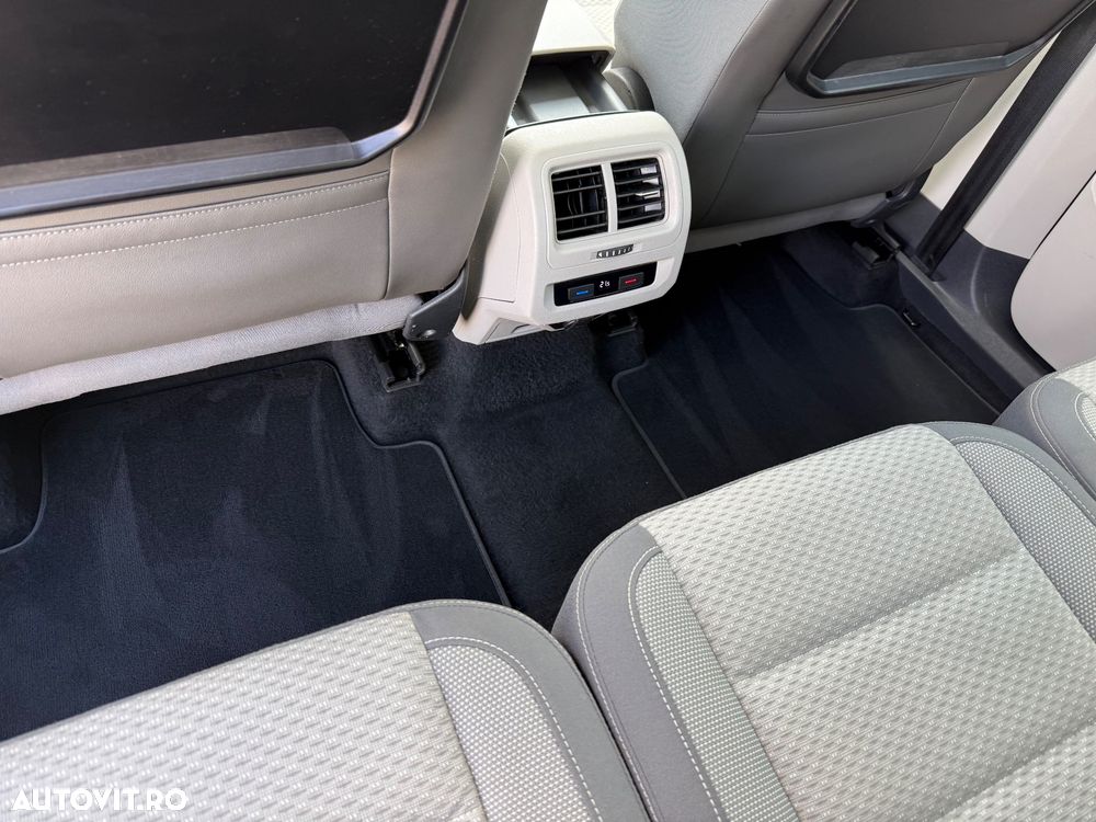Volkswagen Touran 2.0 TDI DSG Comfortline - 11