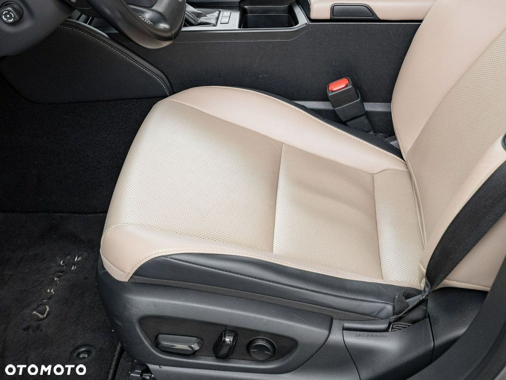 Lexus ES - 13