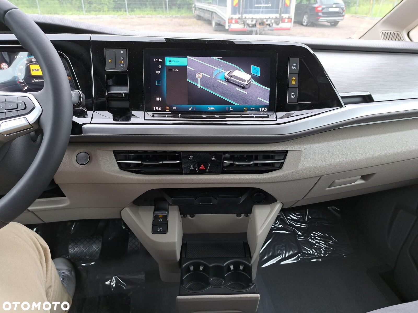 Volkswagen Multivan - 15