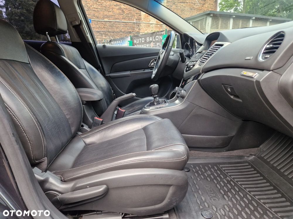 Chevrolet Cruze 1.4T LTZ+ - 32
