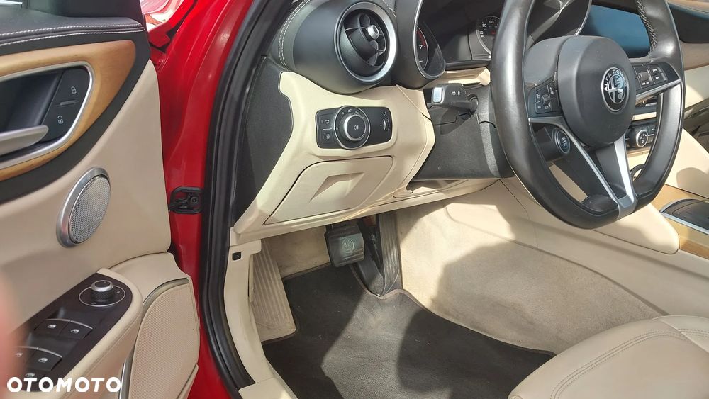 Alfa Romeo Giulia - 15