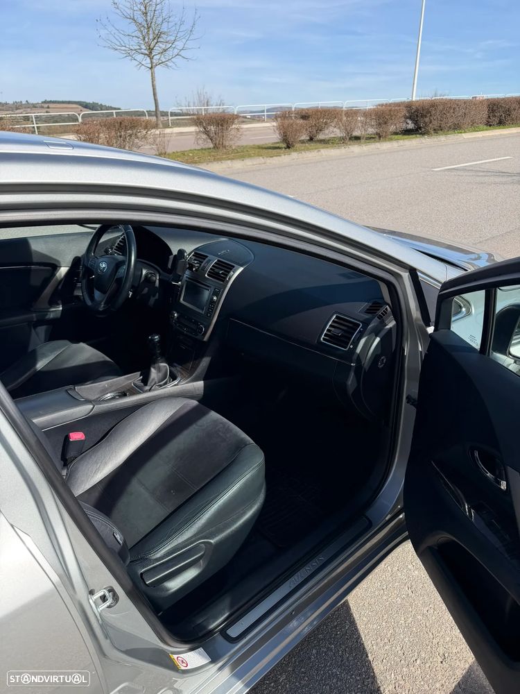 Toyota Avensis SW 2.0 D-4D Luxury+GPS - 6