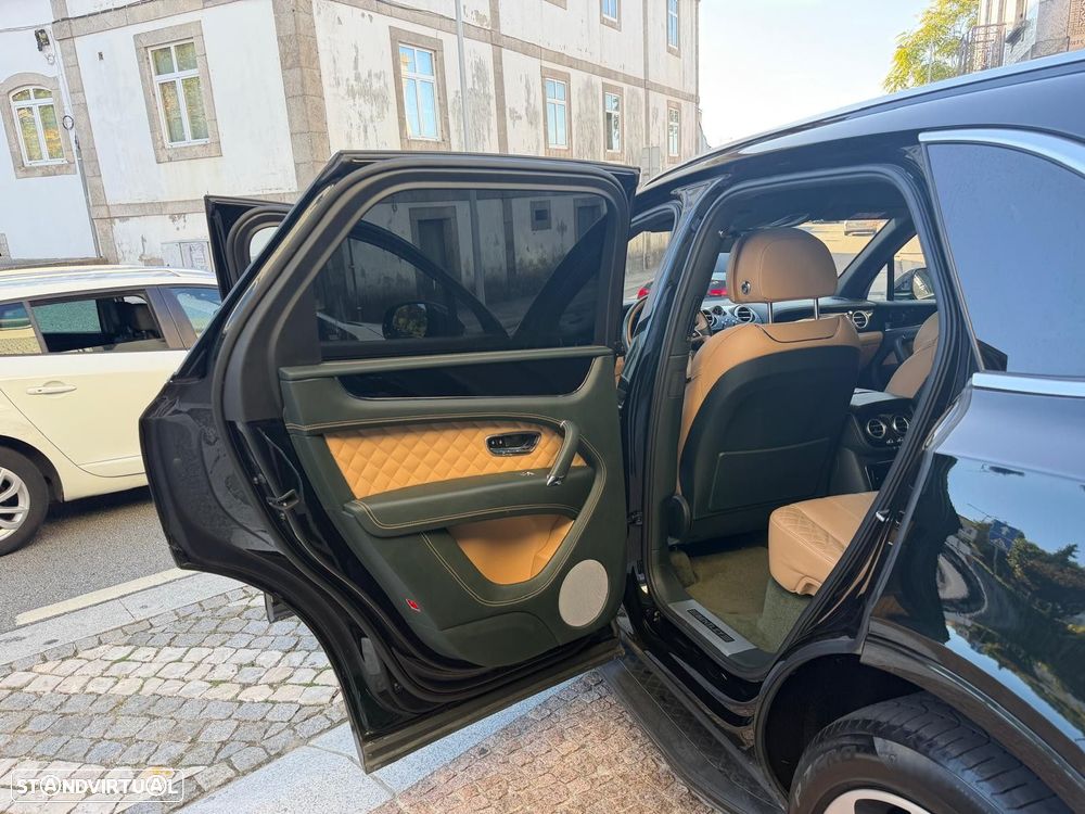Bentley Bentayga V8 - 38