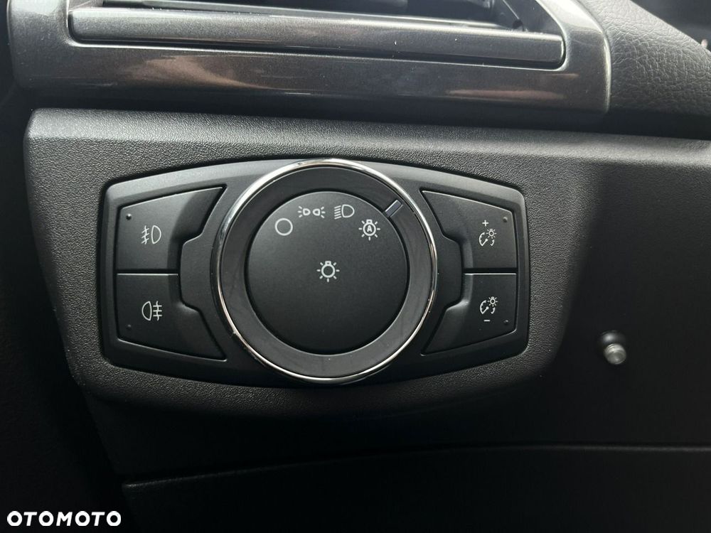 Ford Mondeo - 17