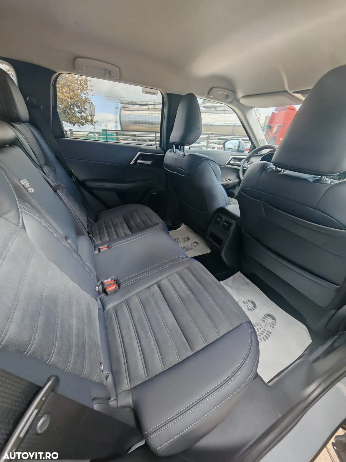 Mitsubishi Outlander 2.4 4WD Plug-In Hybrid - 27