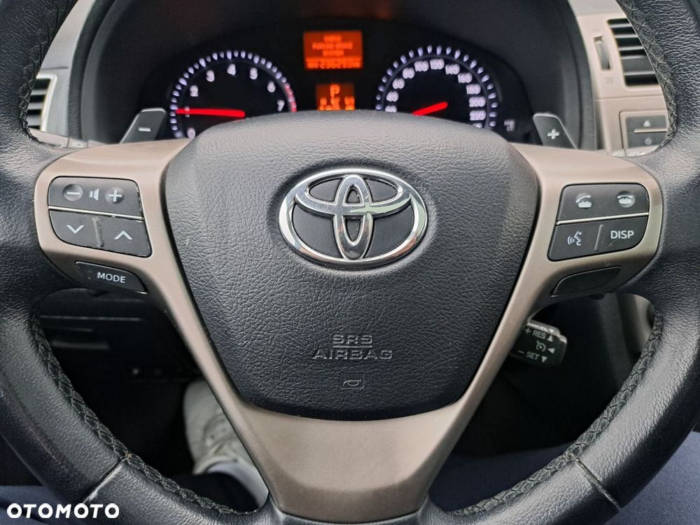 Toyota Avensis 2.0 Premium MS - 10