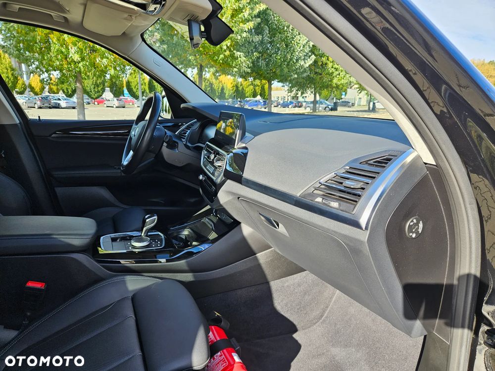 BMW X3 xDrive20d mHEV - 23