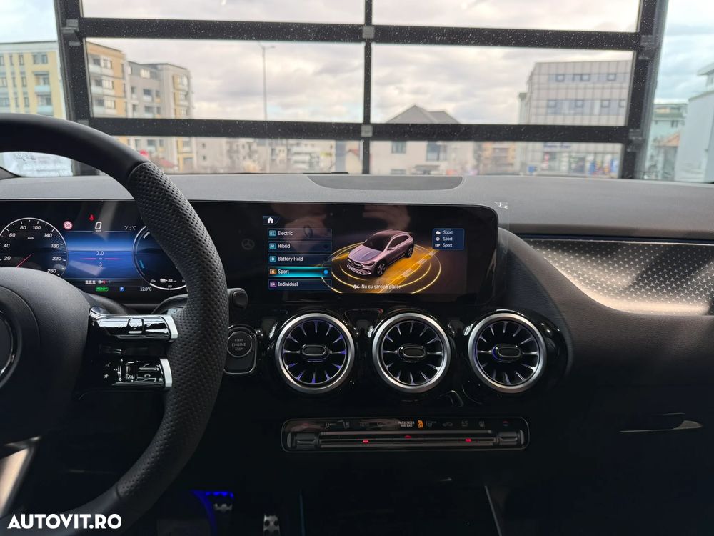 Mercedes-Benz GLA 250 e - 12