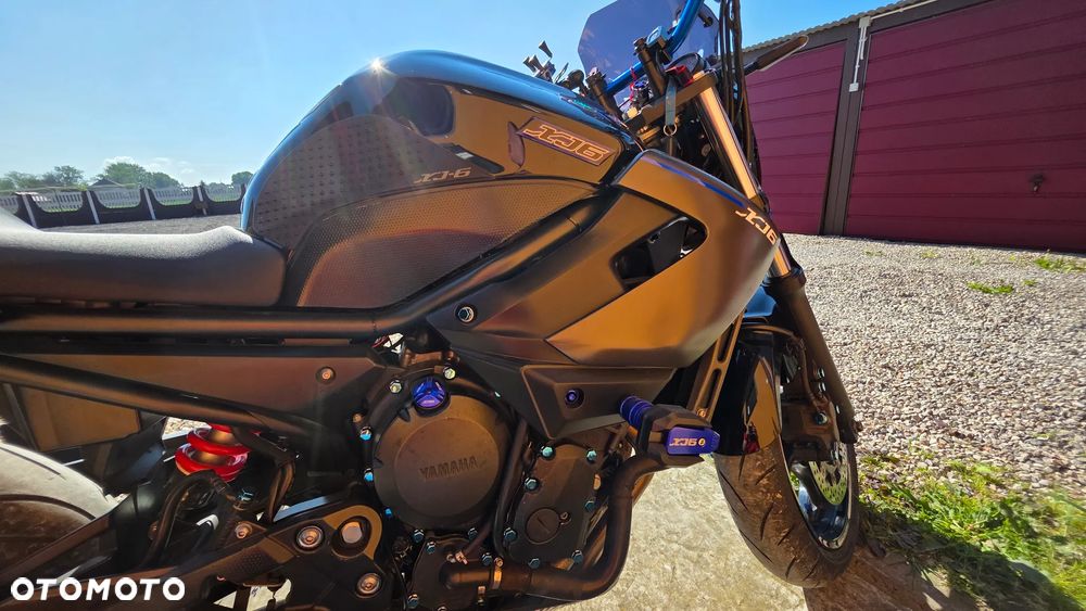 Yamaha XJ - 6