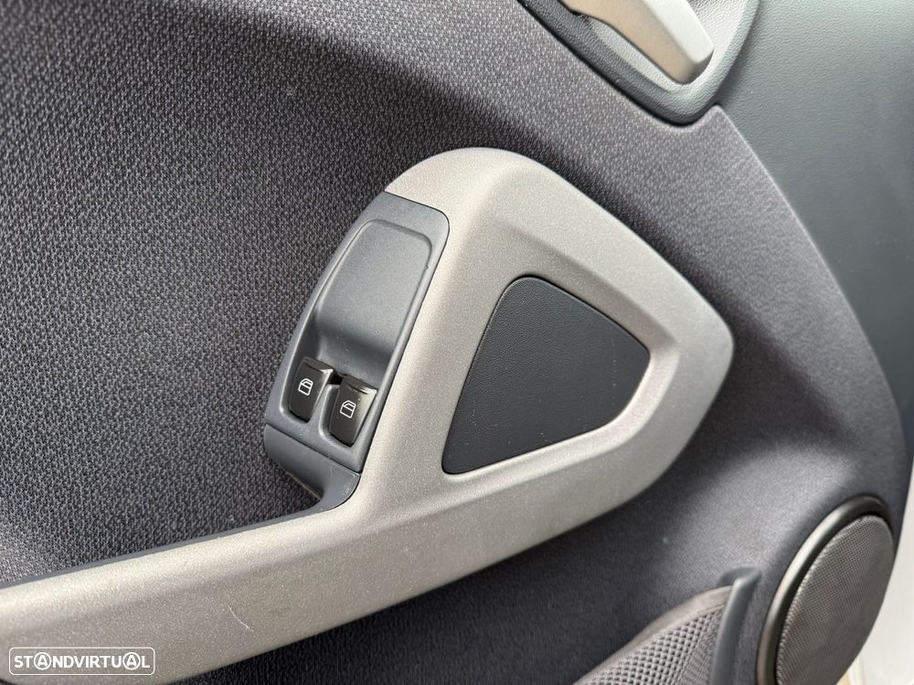 Smart ForTwo Coupé 1.0 mhd Passion 71 - 32