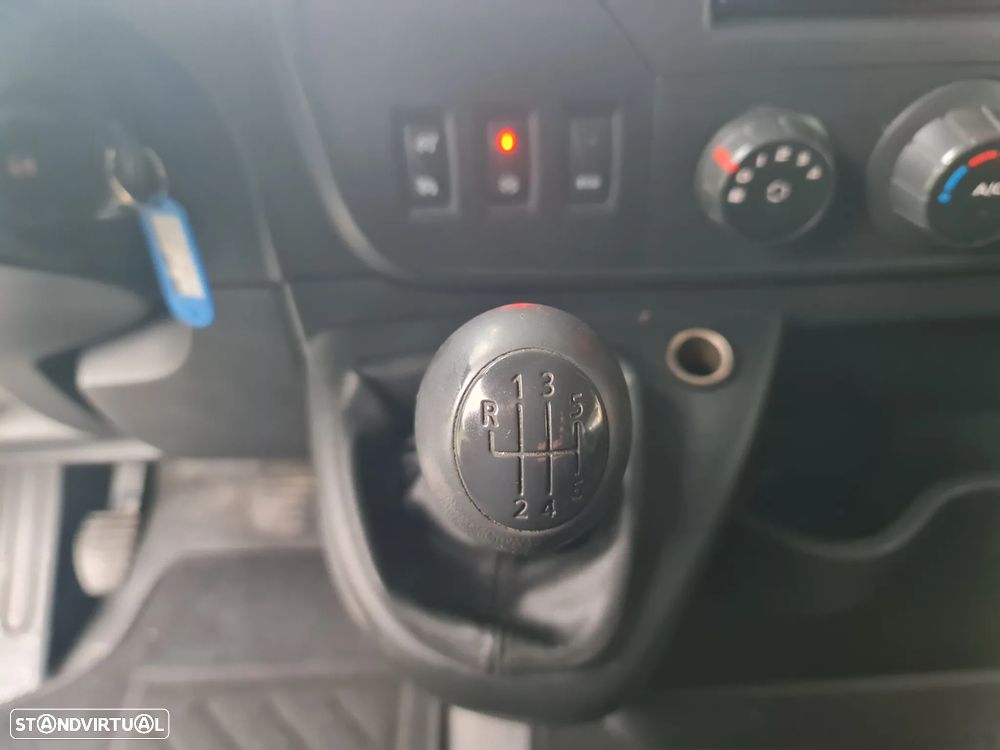 Renault Master 2.3Dci 145 CV L2H2 * AC /com IVA DEDUTÍVEL - 28