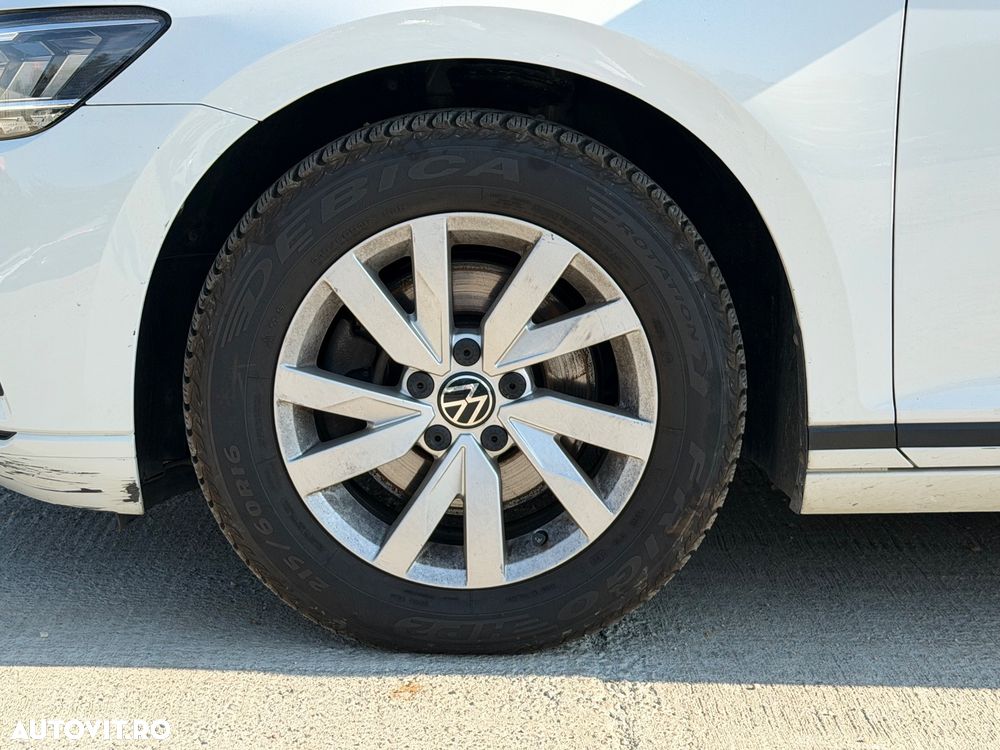 Volkswagen Passat 2.0 TDI DSG Trendline - 3