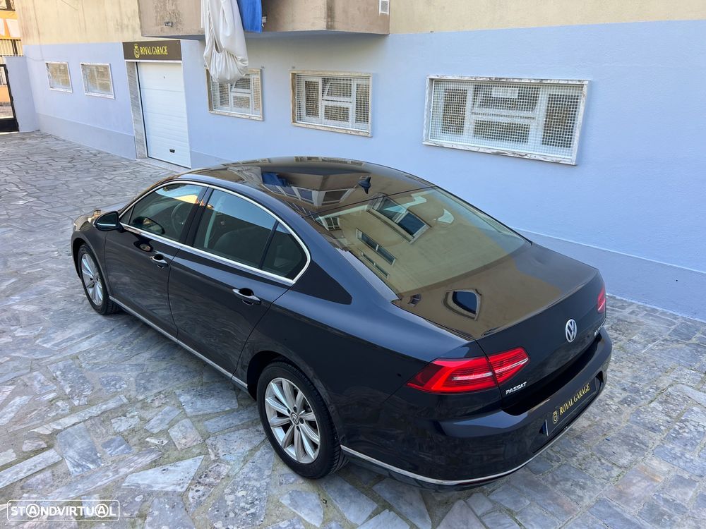 VW Passat 2.0 TDI Confortline DSG - 11