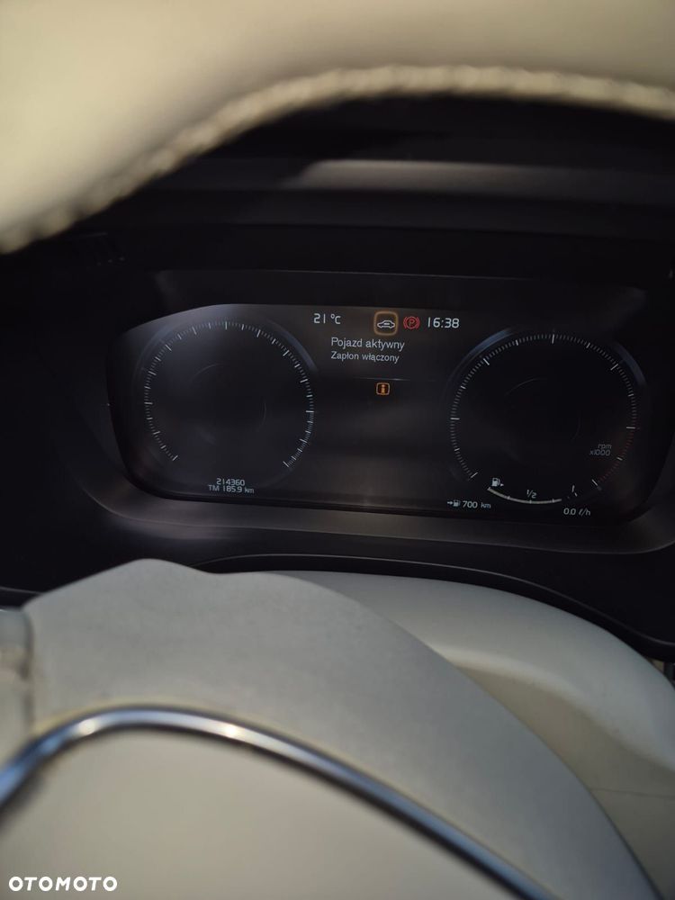 Volvo XC 60 D5 SCR AWD Inscription - 4
