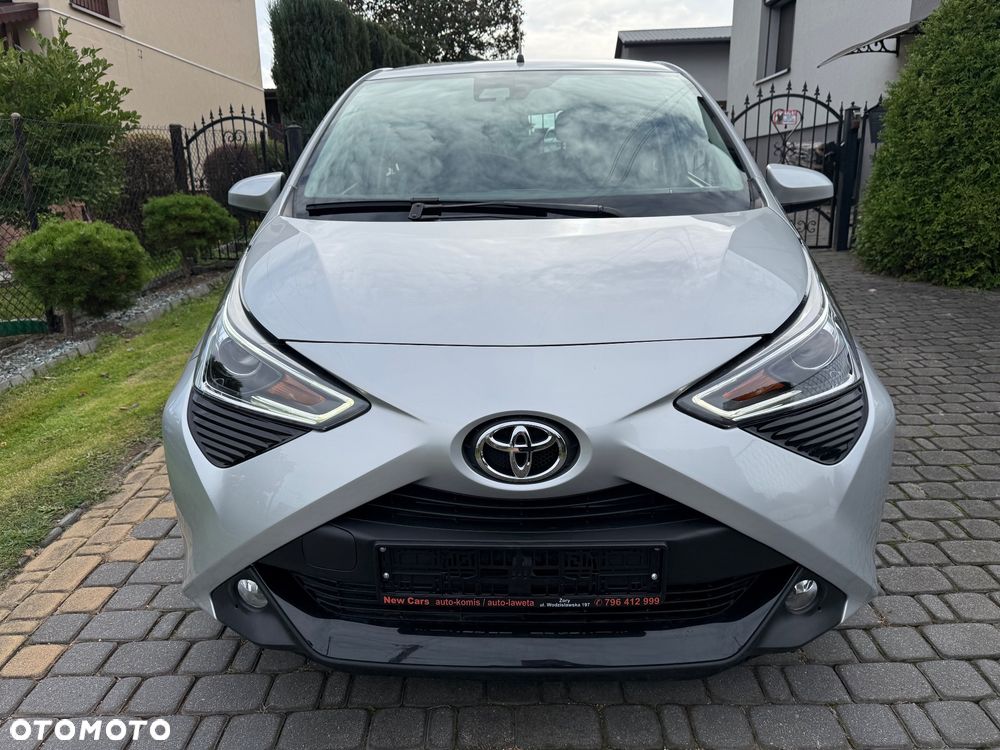 Toyota Aygo x.shift x-play connect - 1