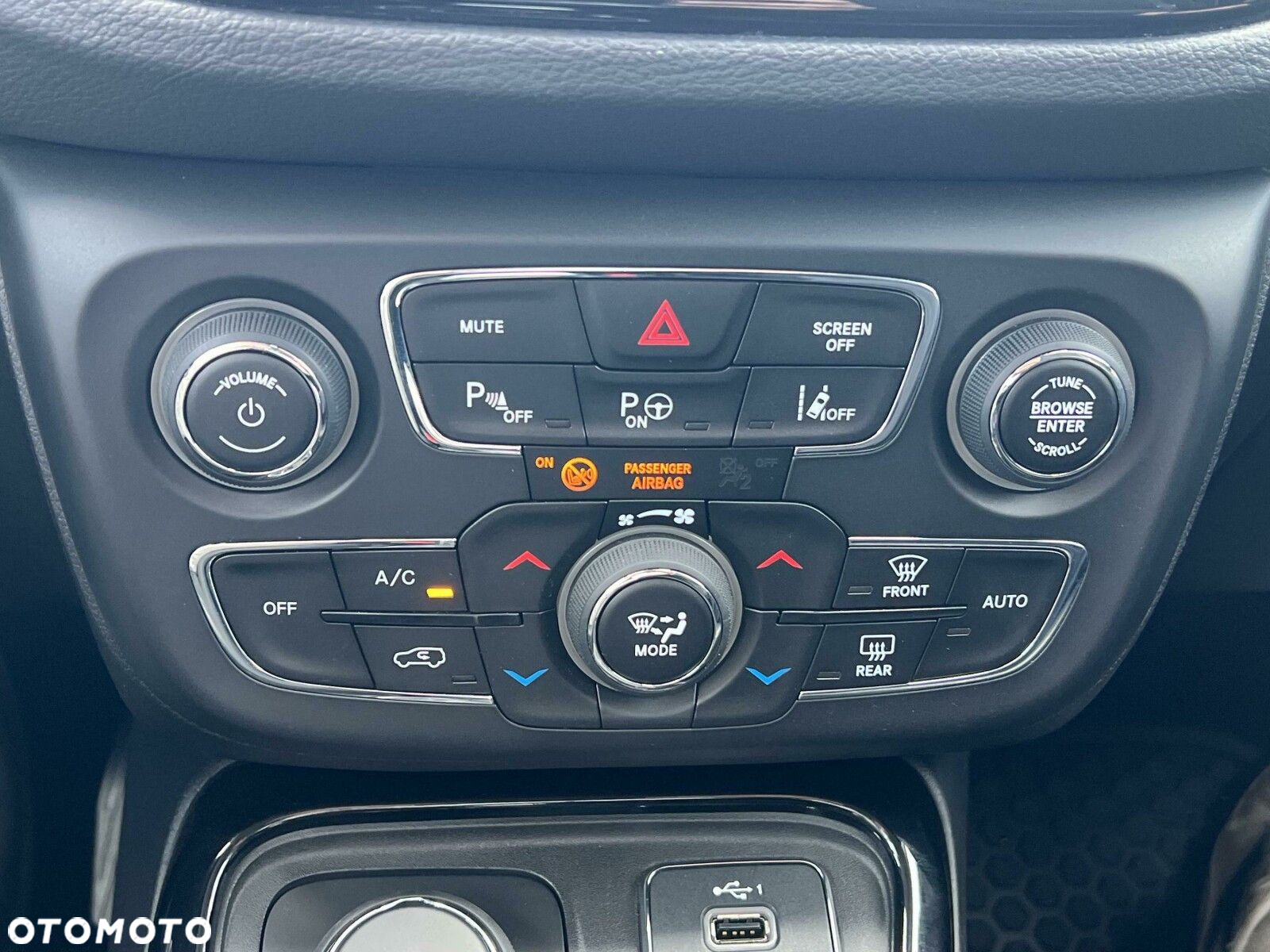 Jeep Compass - 13