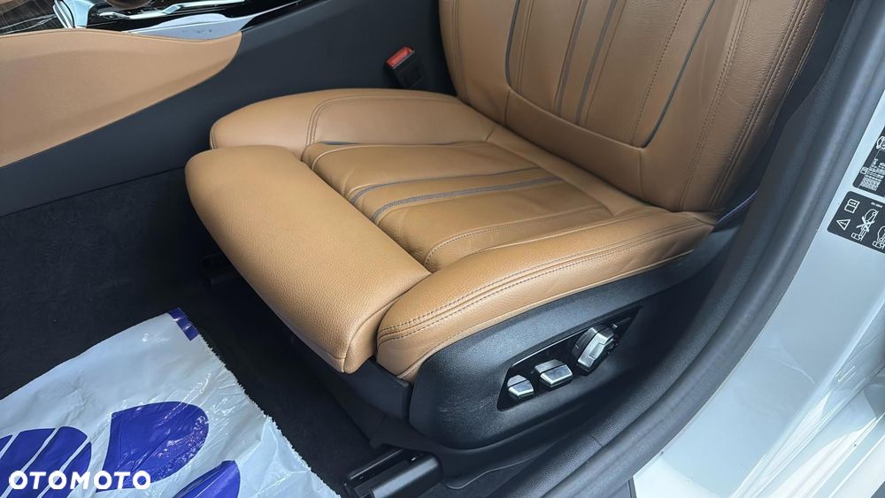 BMW Seria 5 530i xDrive mHEV M Sport sport - 13