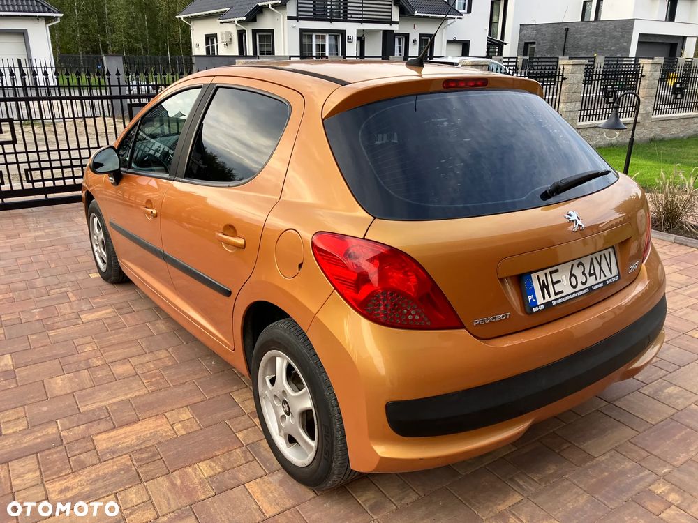 Peugeot 207 1.4 16V Trendy - 6