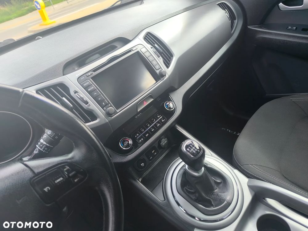 Kia Sportage 1.7 CRDI 2WD Dream-Team Edition - 10