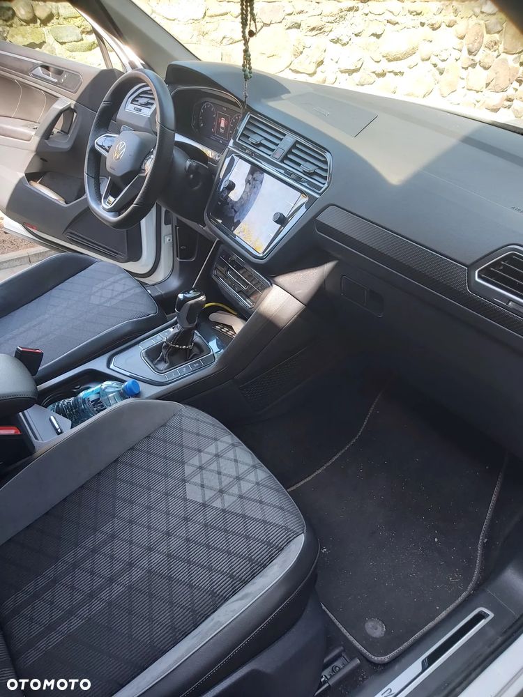 Volkswagen Tiguan ver-1-5-tsi-evo-r--line-dsg - 9
