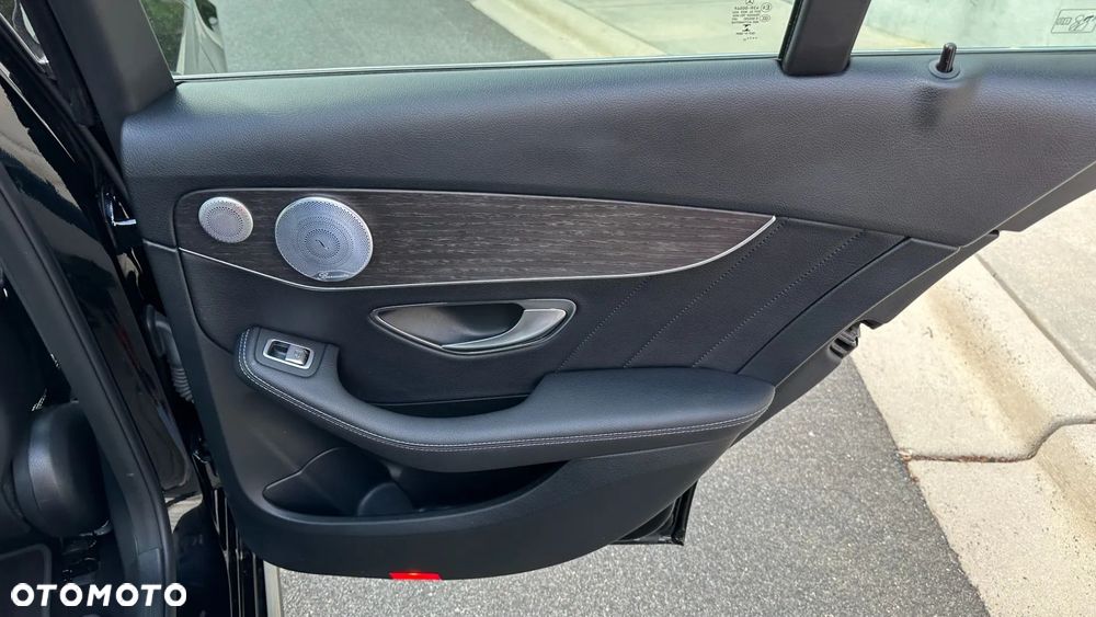 Mercedes-Benz Klasa C 300 9G-TRONIC AMG Line - 21