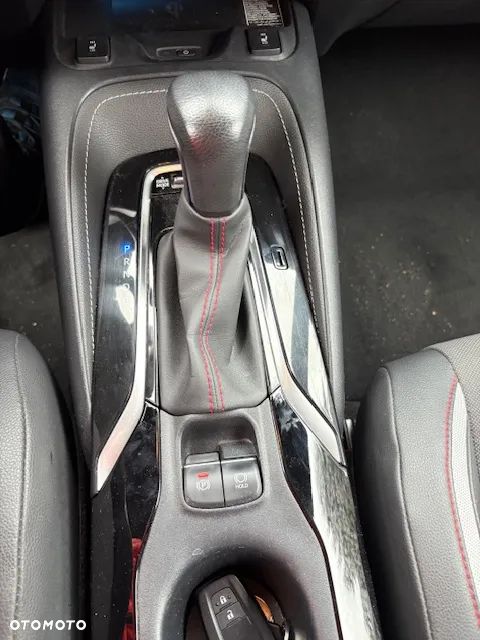 Toyota Corolla 1.8 Hybrid GR Sport - 16