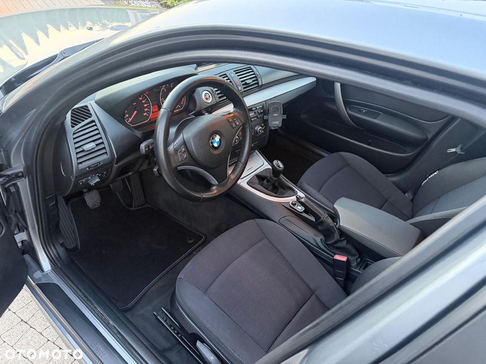 BMW Seria 1 118d DPF - 26