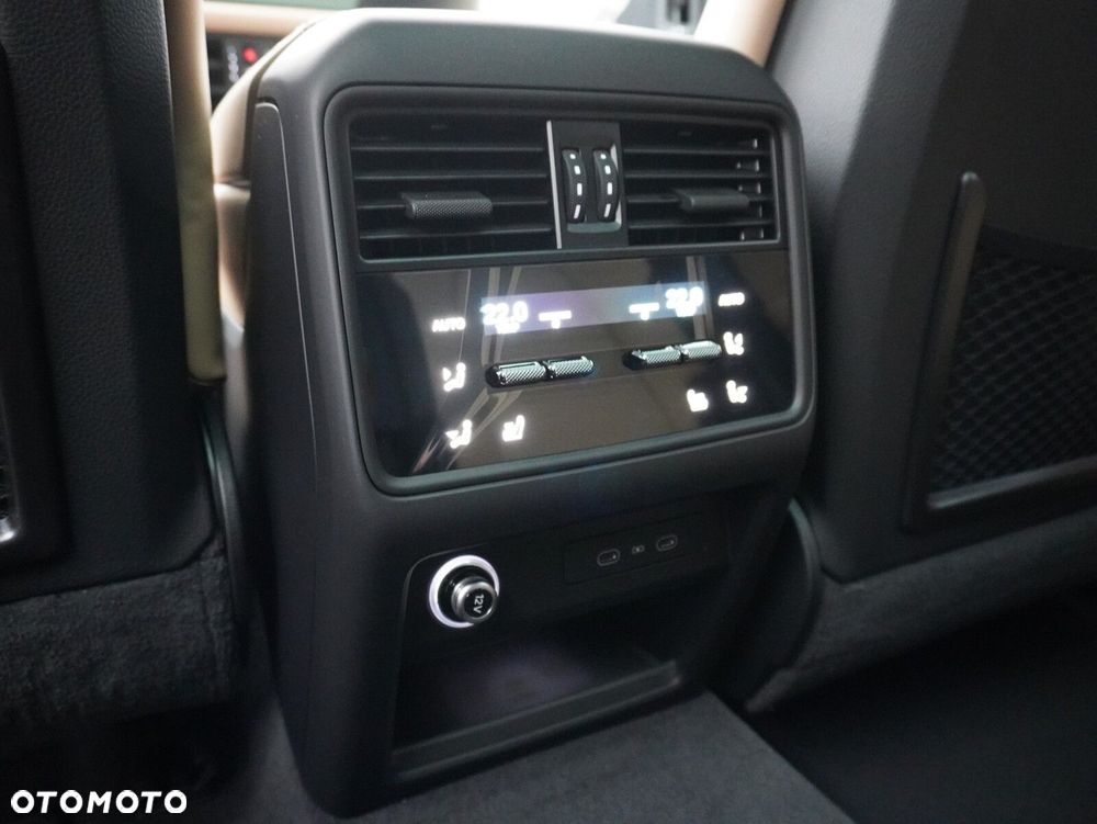 Porsche Cayenne E-Hybrid PHEV Black Edition - 36