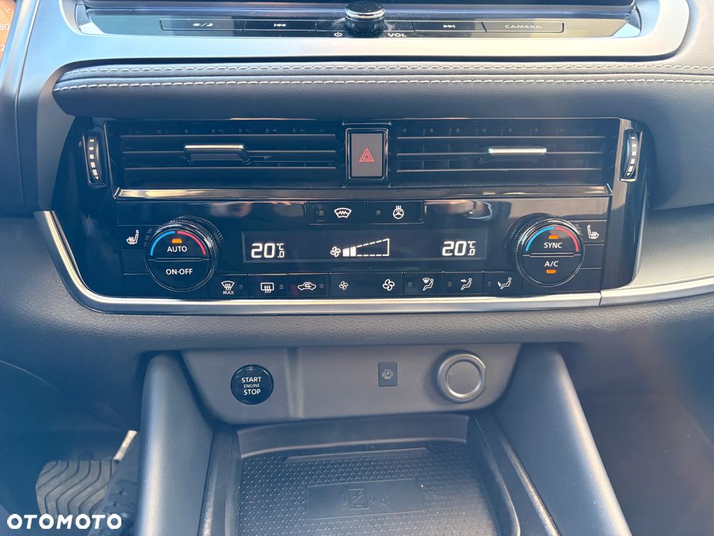 Nissan Qashqai 1.3 DIG-T mHEV N-Connecta Xtronic - 24