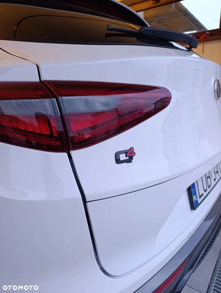 Alfa Romeo Stelvio 2.0 Turbo 16V AT8-Q4 Ti - 14