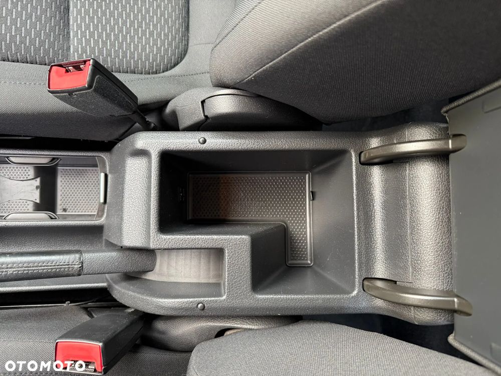 Volkswagen Golf Plus 2.0 TDI DPF Trendline - 26