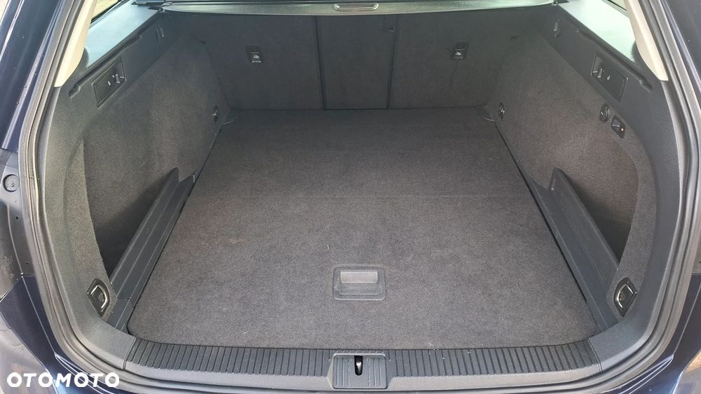 Volkswagen Passat 2.0 TDI (BlueMotion Technology) Comfortline - 12