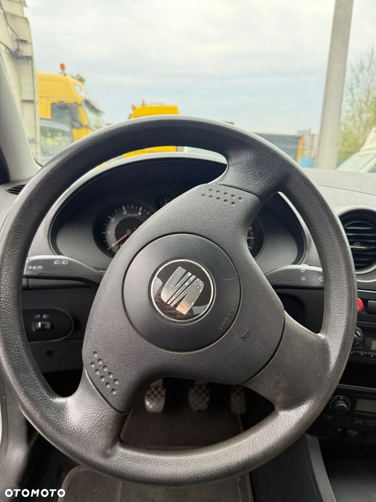 Seat Ibiza 1.4 16V Reference - 4