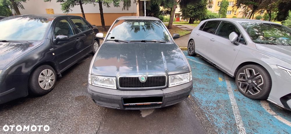 Skoda Octavia 1.6 Tour - 6