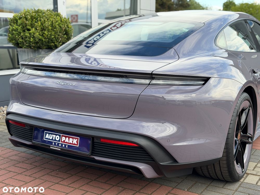 Porsche Taycan 105kWh Performance Plus - 8